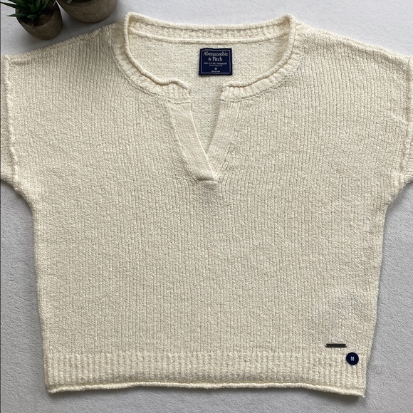 Abercrombie & Fitch Open Collar Roll Hem Long Sleeve Pullover Sweater - Picture 3 of 16